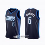 Camiseta Dallas Mavericks Kristaps Porzingis Earned 2020-21 Azul