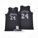 Camiseta Los Angeles Lakers Kobe Bryant NO 24 Swingman Mitchell & Ness 1996-97 Negro