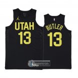 Camiseta Utah Jazz Jared Butler NO 13 Statement 2022-23 Negro
