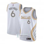 Camiseta Dallas Mavericks Kristaps Porzingis Ciudad 2020-21 Blanco