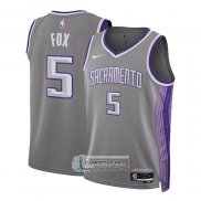 Camiseta Nino Sacramento Kings De'Aaron Fox NO 5 Ciudad 2022-23 Gris