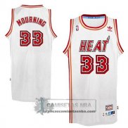 Camiseta Retro Heats Mourning Blanco