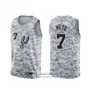 Camiseta San Antonio Spurs Chimezie Metu Earned Camuflaje