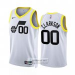 Camiseta Utah Jazz Jordan Clarkson NO 00 Association 2022-23 Blanco