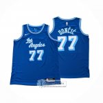 Camiseta Los Angeles Lakers Luka Doncic NO 77 Classic 2024-25 Azul