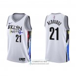 Camiseta Brooklyn Nets Lamarcus Aldridge NO 21 Ciudad 2022-23 Blanco