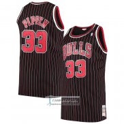 Camiseta Chicago Bulls Scottie Pippen NO 33 Mitchell & Ness 1996-97 Negro
