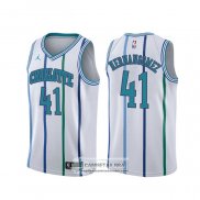 Camiseta Charlotte Hornets Willy Hernangomez Classic Blanco