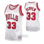 Camiseta Chicago Bulls Scottie Pippen NO 33 Mitchell & Ness 1997-98 Blanco