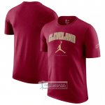 Camiseta Manga Corta Cleveland Cavaliers Essential Ciudad Rojo