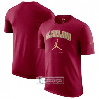 Camiseta Manga Corta Cleveland Cavaliers Essential Ciudad Rojo
