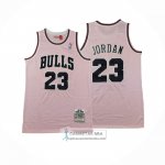 Camiseta Chicago Bulls Michael Jordan NO 23 Mitchell & Ness 1997-98 Rosa