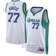 Camiseta Dallas Mavericks Luka Doncic NO 77 Ciudad 2021-22 Blanco