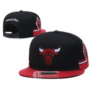 Gorra Chicago Bulls Mitchell & Ness Rojo Negro